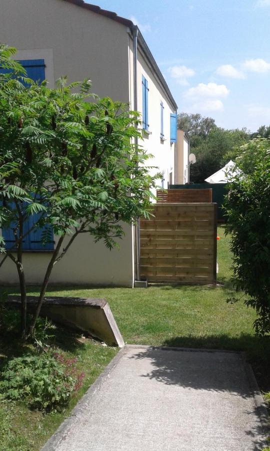 Appartement Les Champs à Cernoy-en-Berry Extérieur photo